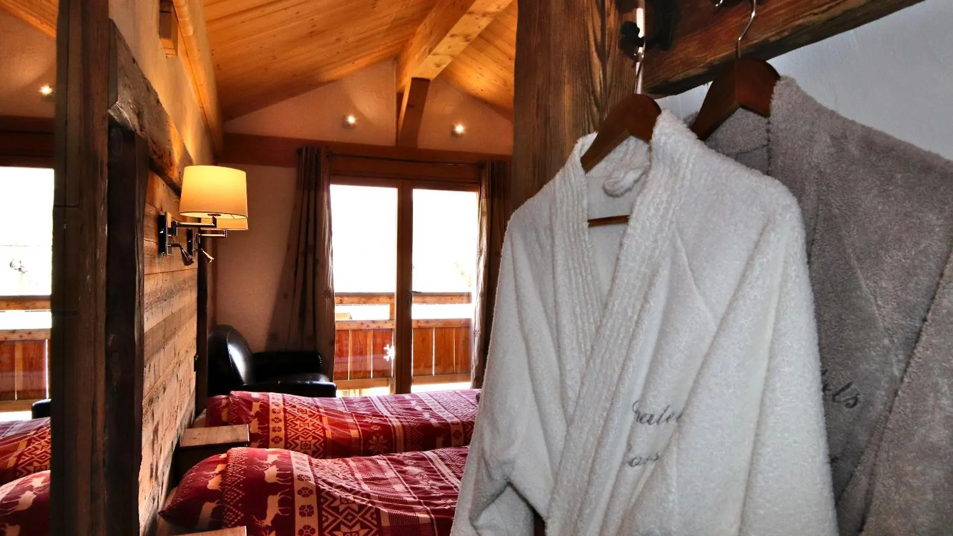 Prestigious Chalet For 18 Guests, Pool & Jacuzzi, Close To Slopes And Resort Center Montgenevre 0*,